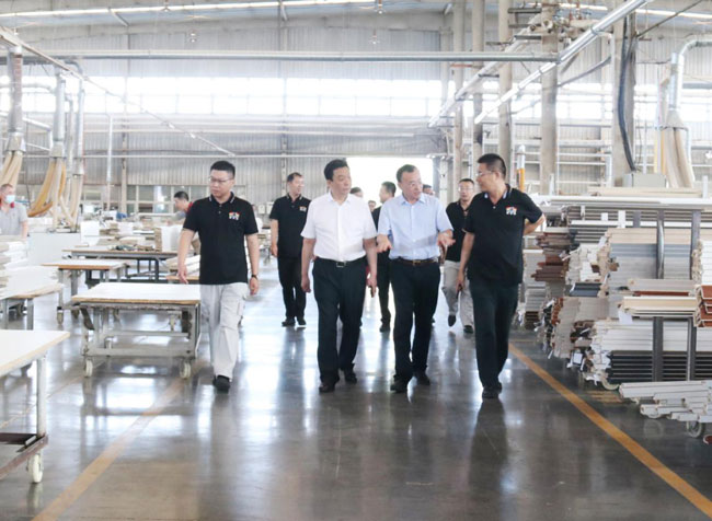 吉林森工集团党委书记、董事长王树平 莅临乐鱼网页版在线登录调研指导工作